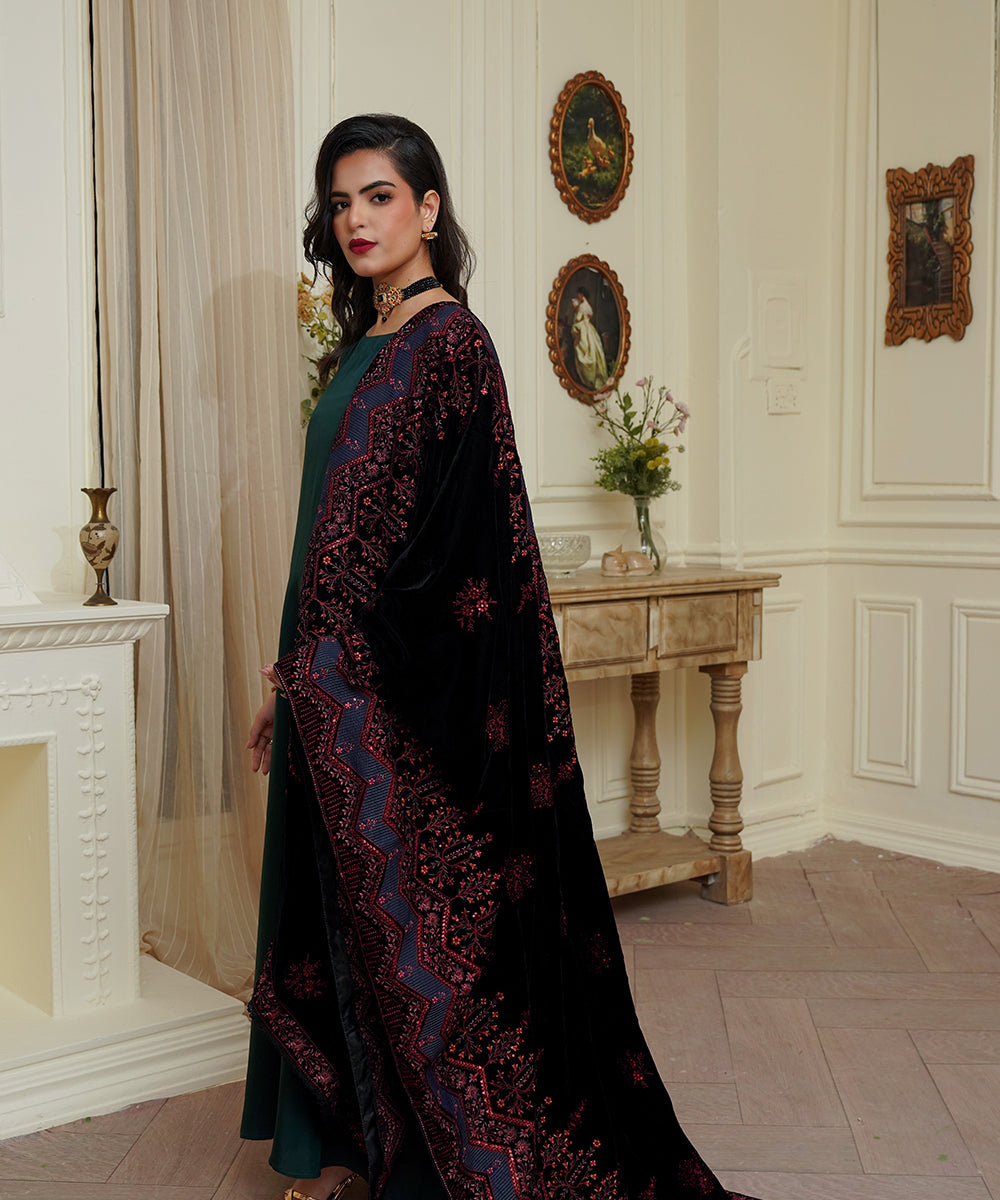 Women Embroidered Velvet Shawl | SHV-782