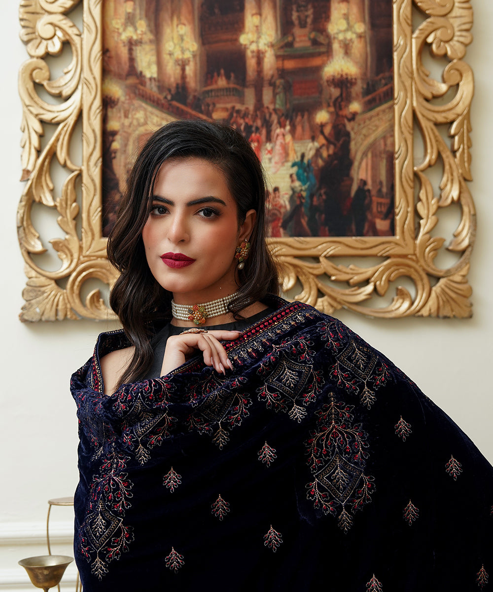Women Embroidered Velvet Shawl | SHV-798