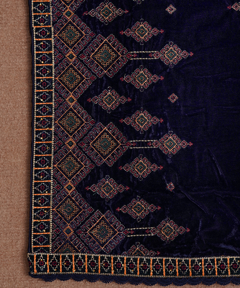 Women Embroidered Velvet Shawl | SHV-792