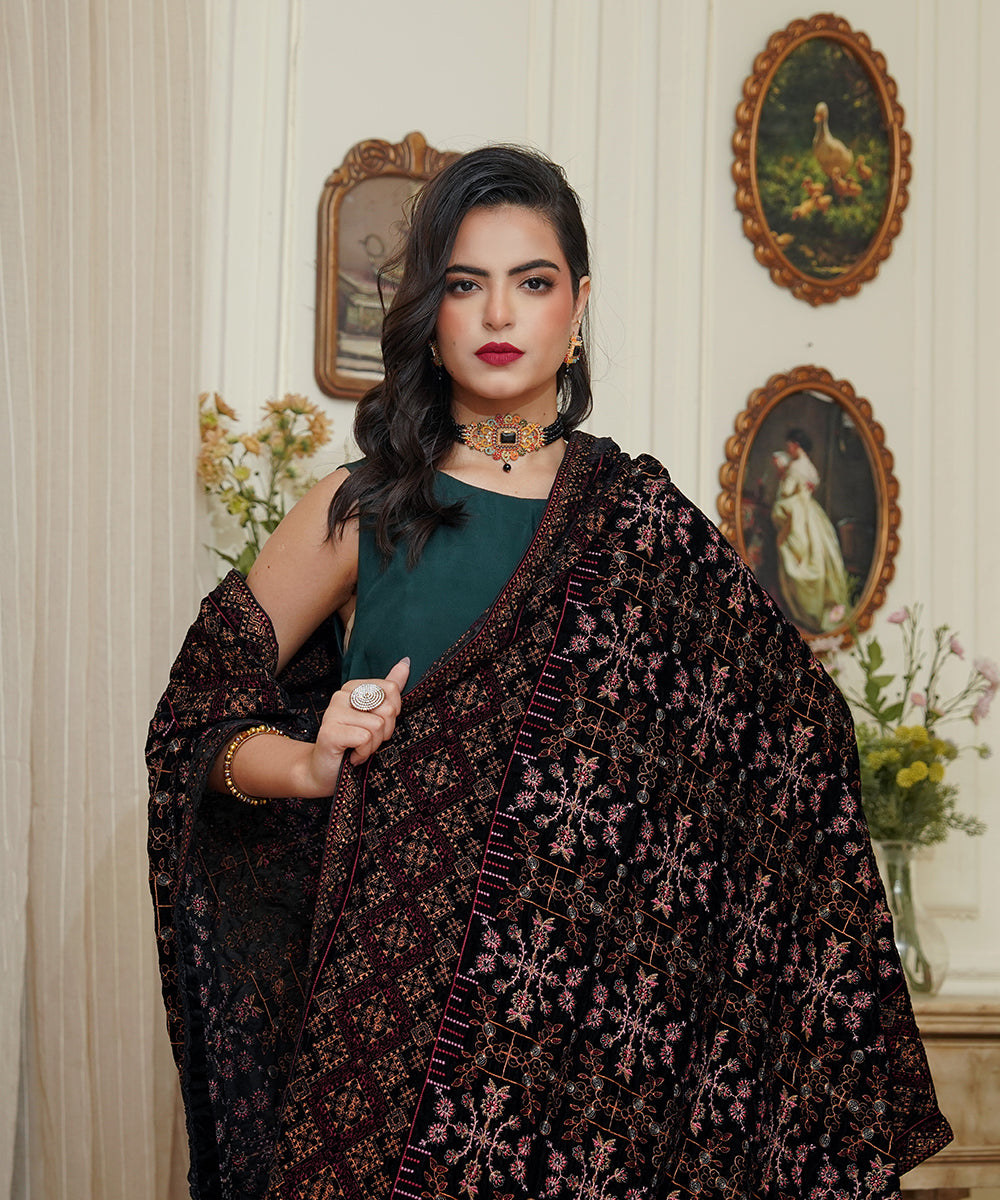 Women Embroidered Velvet Shawl | SHV-787