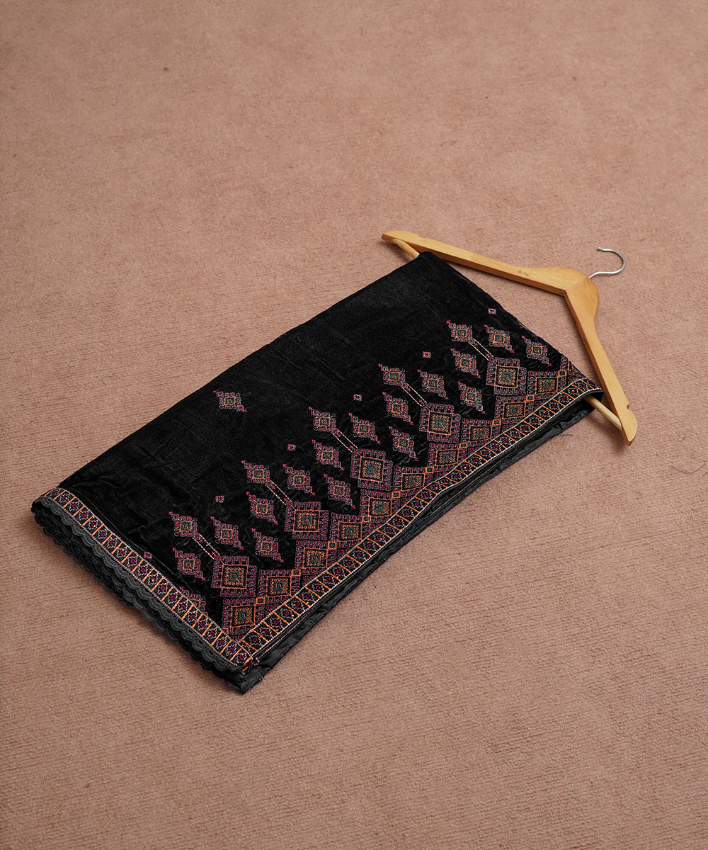 Women Embroidered Velvet Shawl | SHV-792