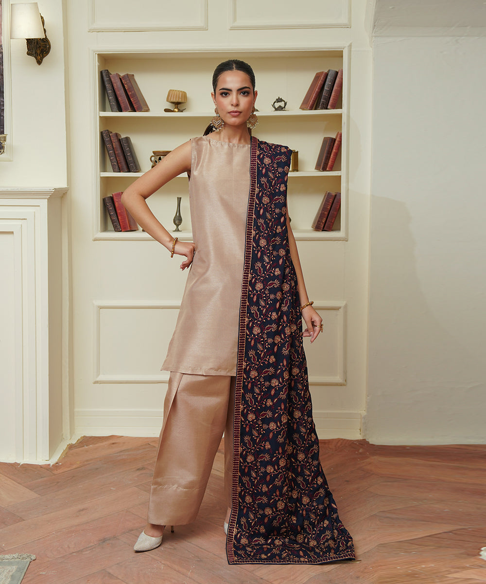 Unisex Embroidered Karandi Shawl | SHK-815