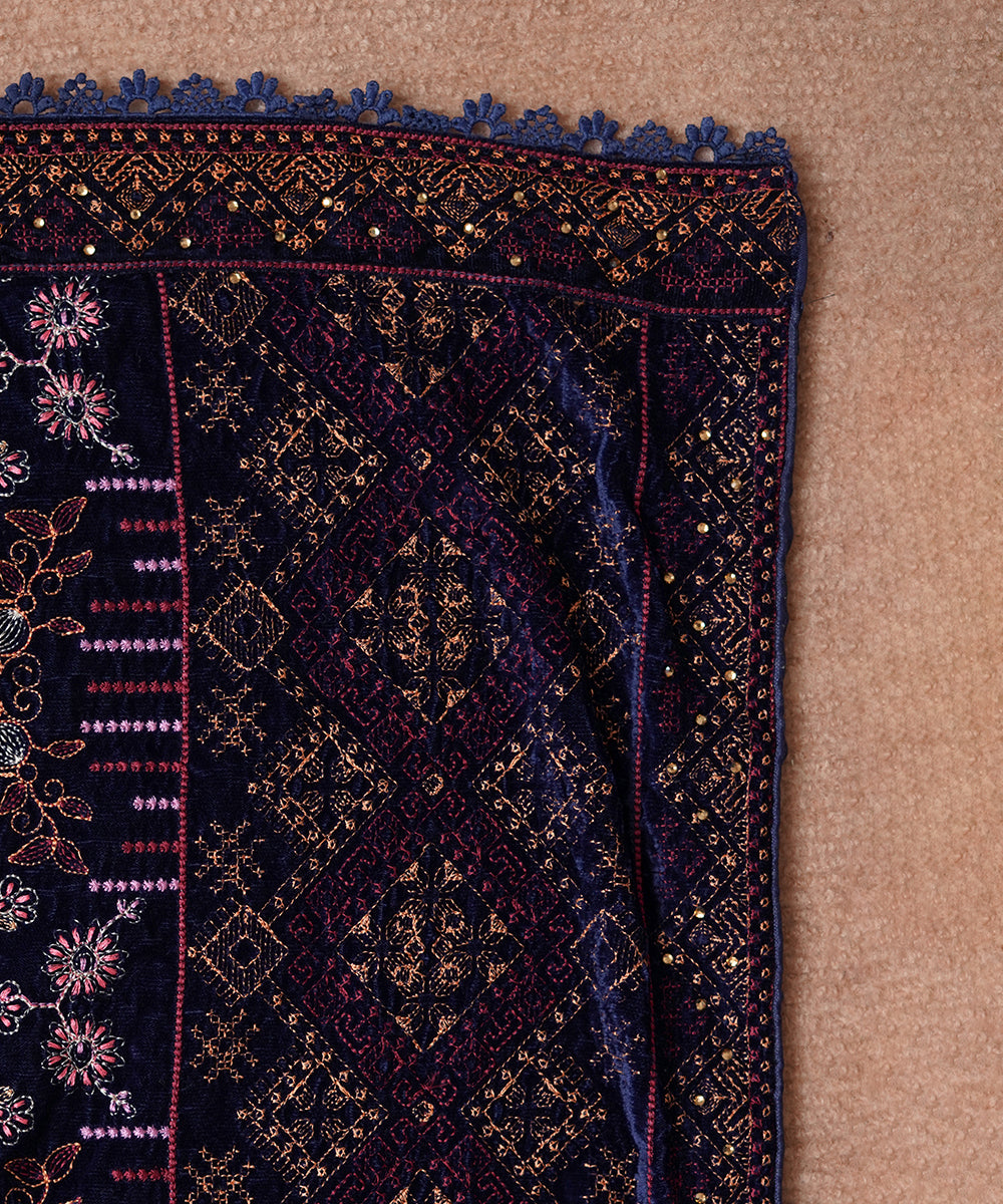 Women Embroidered Velvet Shawl | SHV-787