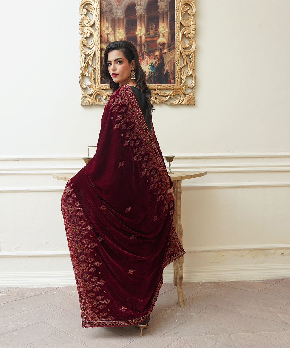 Women Embroidered Velvet Shawl | SHV-792