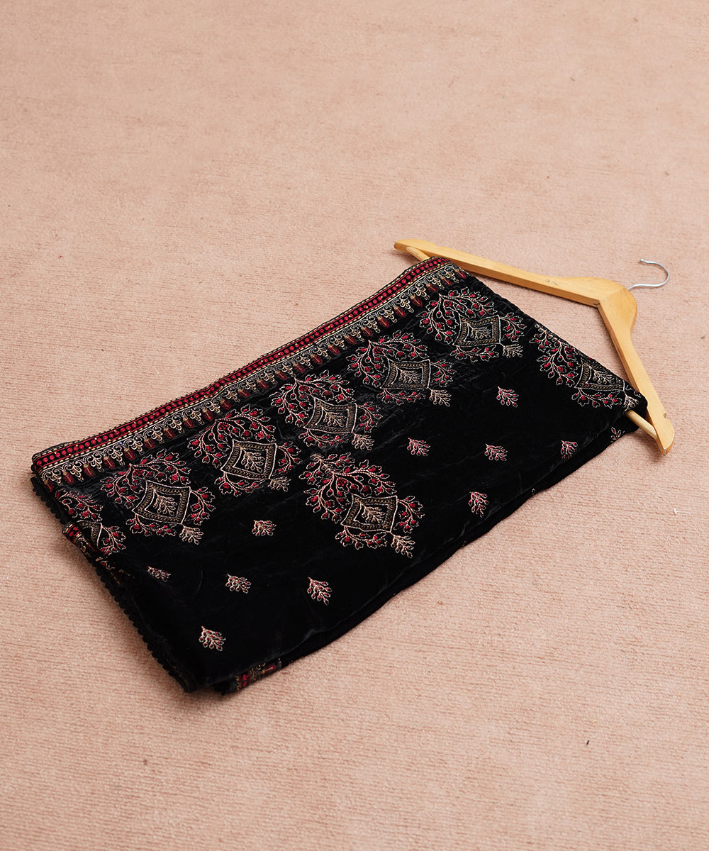 Women Embroidered Velvet Shawl | SHV-798