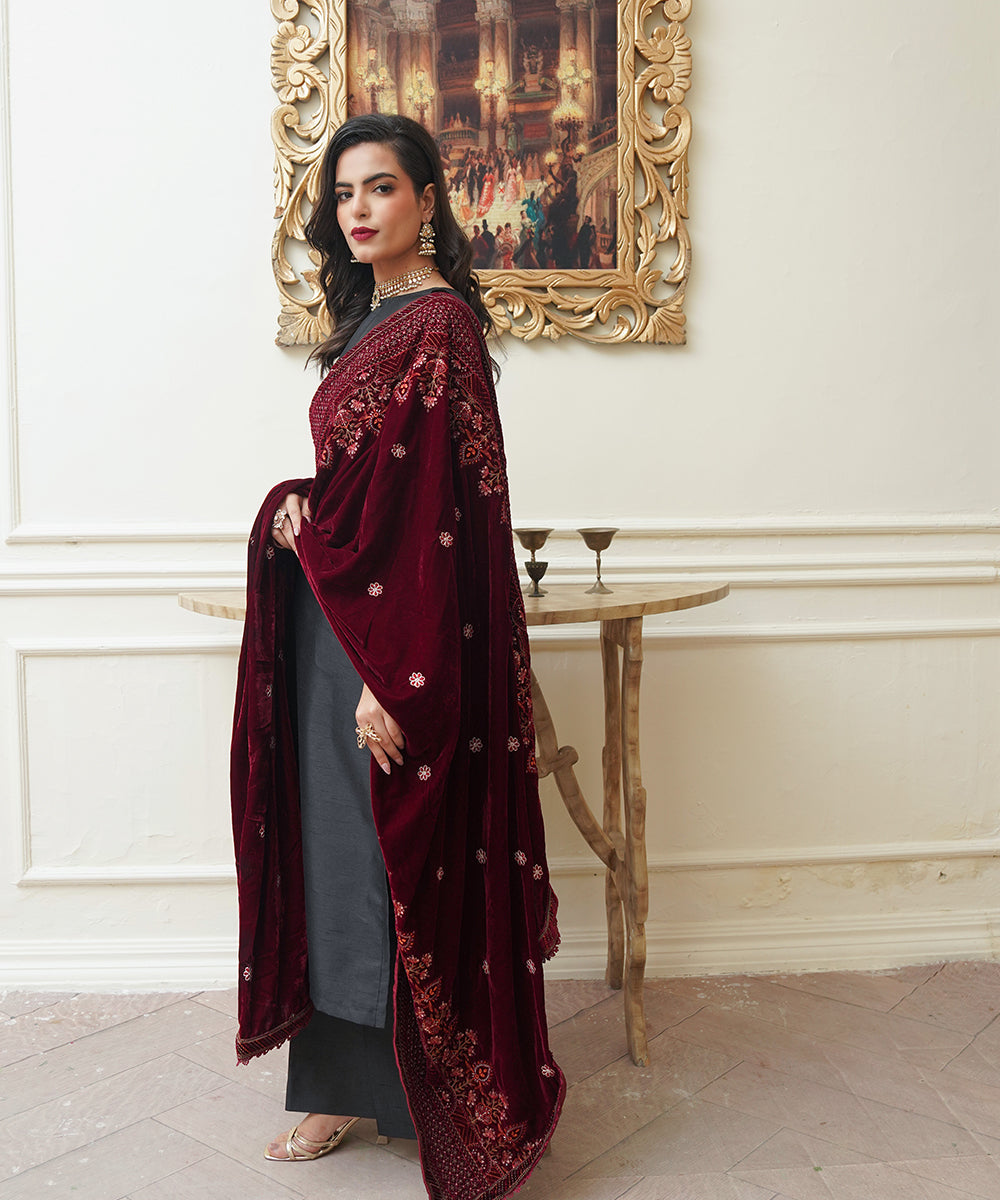 Women Embroidered Velvet Shawl | SHV-784