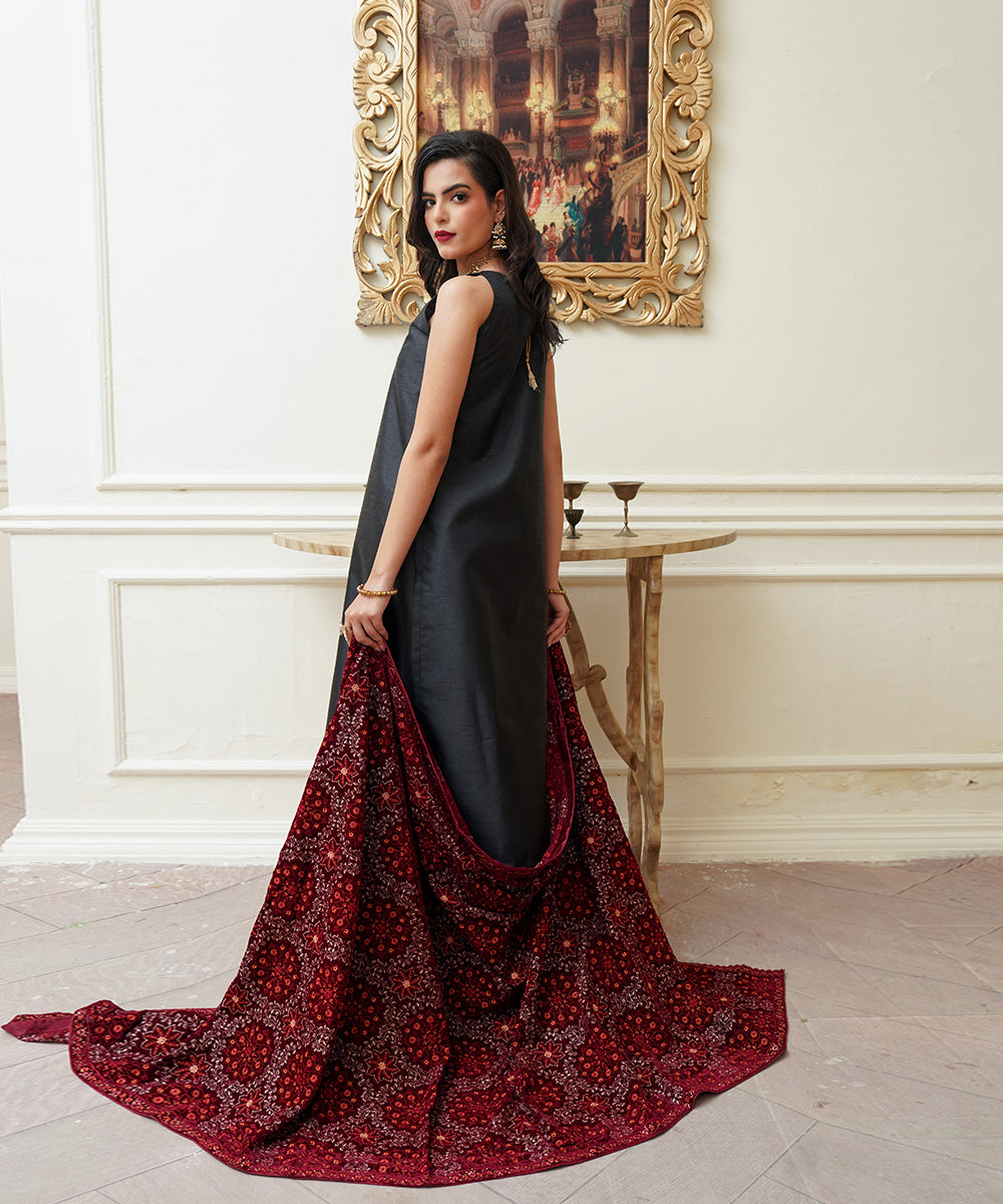 Women Embroidered Velvet Shawl | SHV-789