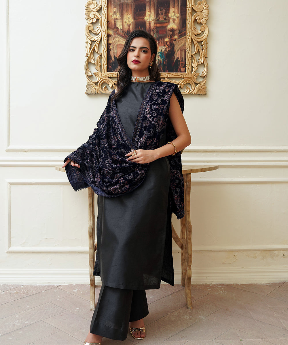 Women Embroidered Velvet Shawl | SHV-779