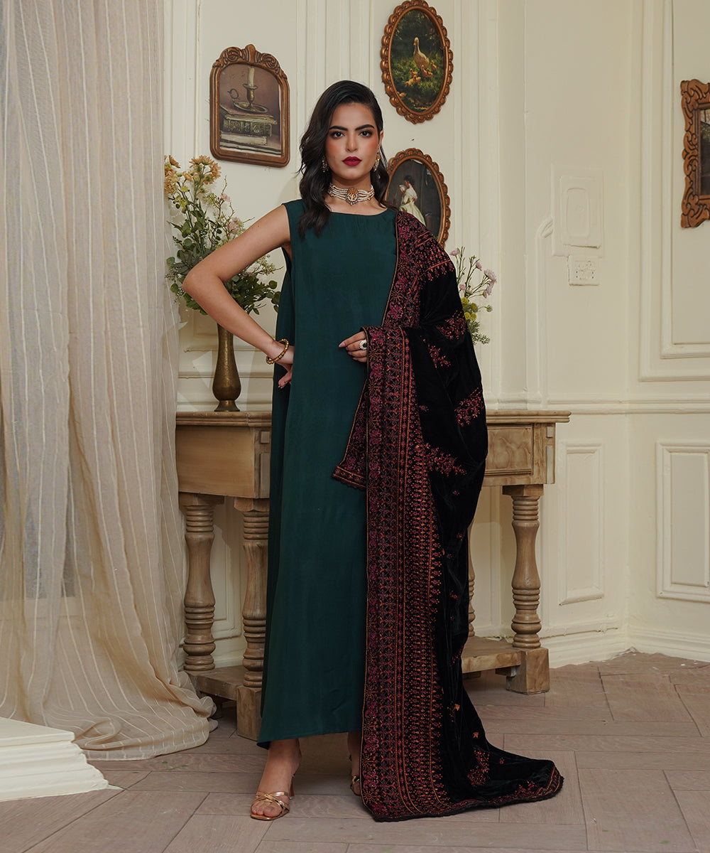 Women Embroidered Velvet Shawl | SHV-788