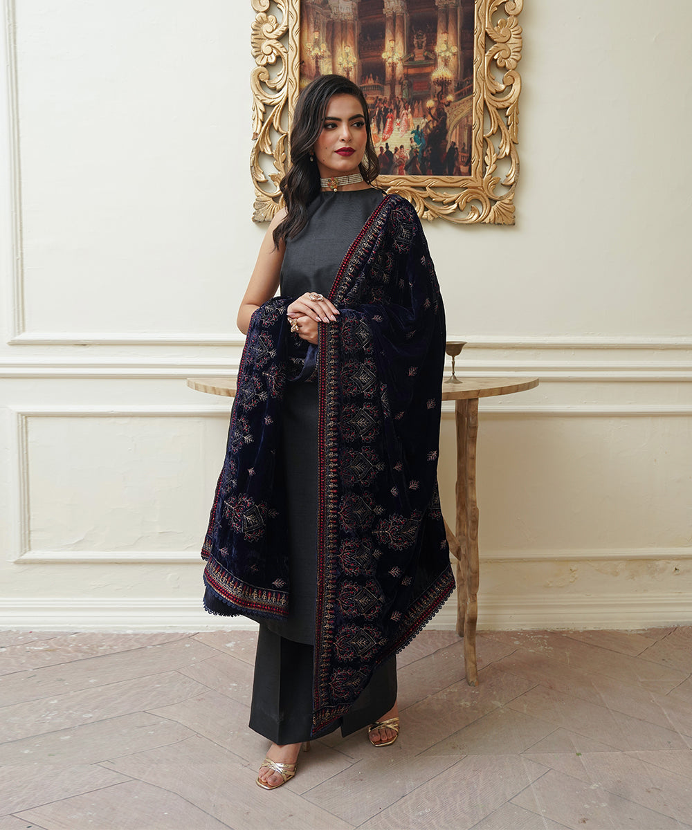 Women Embroidered Velvet Shawl | SHV-798