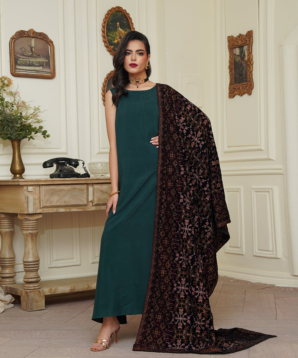 Women Embroidered Velvet Shawl | SHV-787