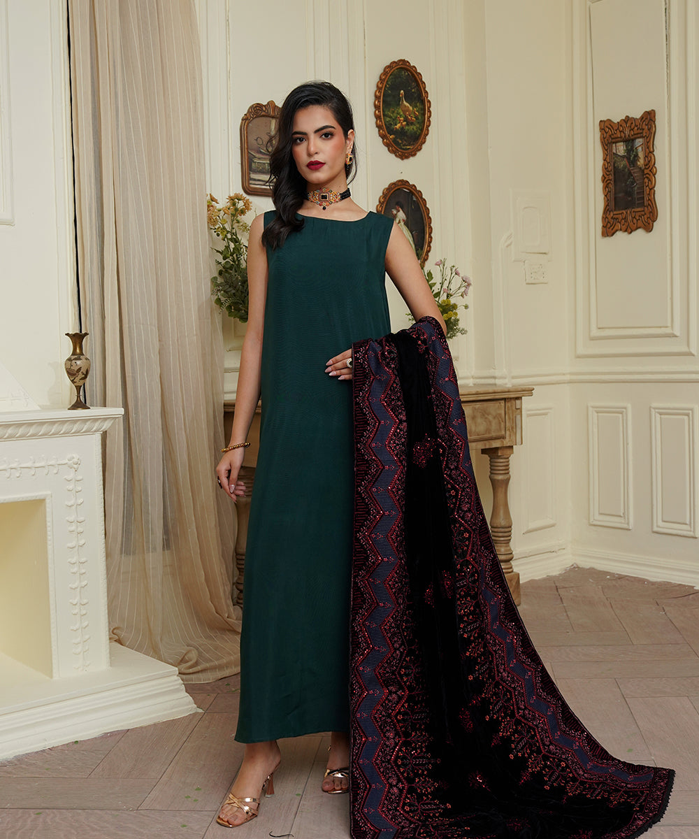 Women Embroidered Velvet Shawl | SHV-782