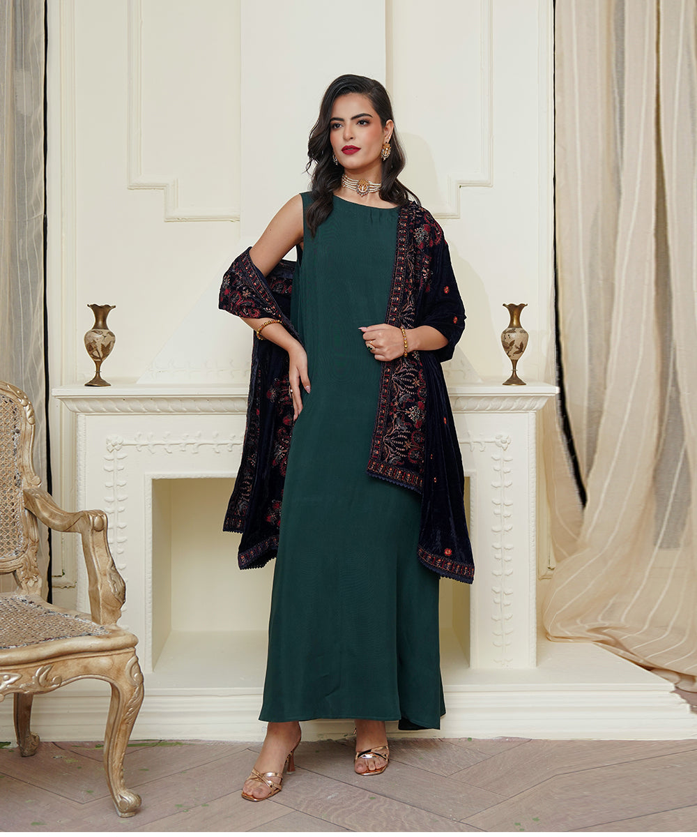 Women Embroidered Velvet Shawl | SHV-781