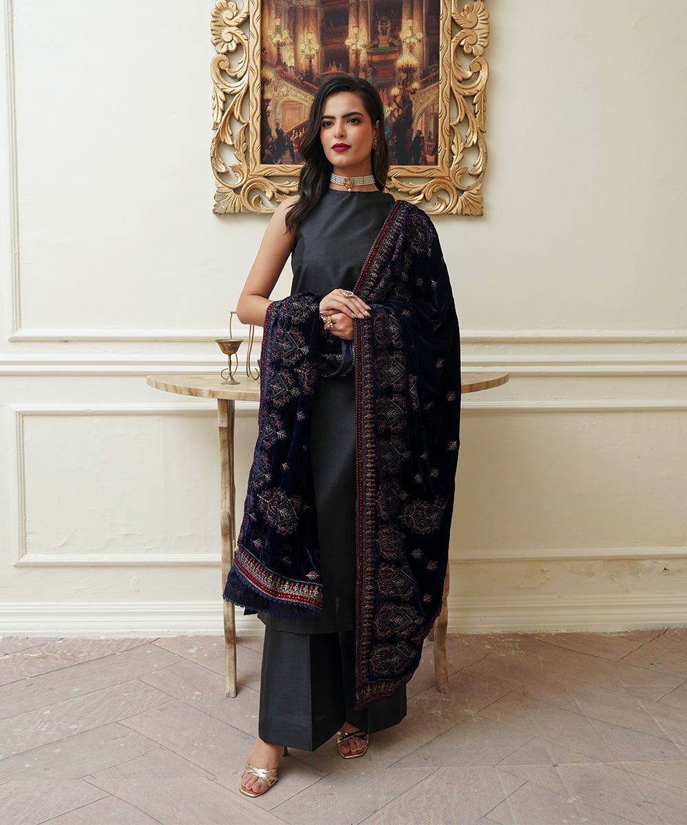 Women Embroidered Velvet Shawl | SHV-798