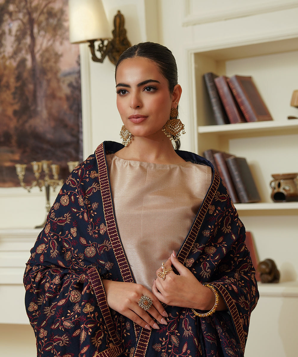 Unisex Embroidered Karandi Shawl | SHK-815